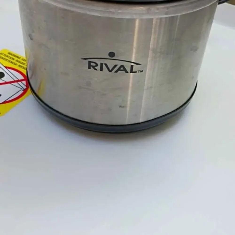 Small rival slow cooker-b5